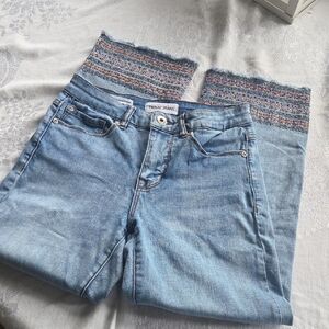 Tribal Jeans Embroidered Mid-Rise Straight Crop Audrey Jeans Size 26/2